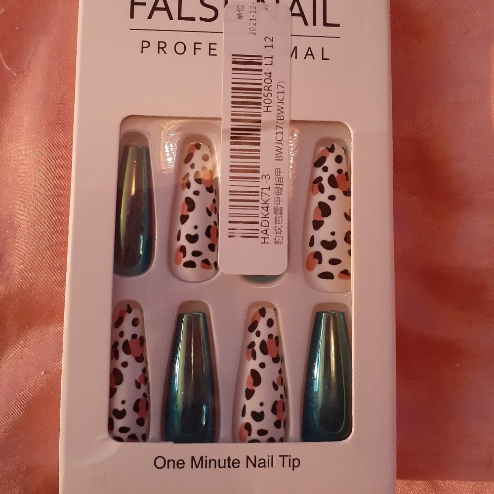 SALE!!! Brand New False Nails